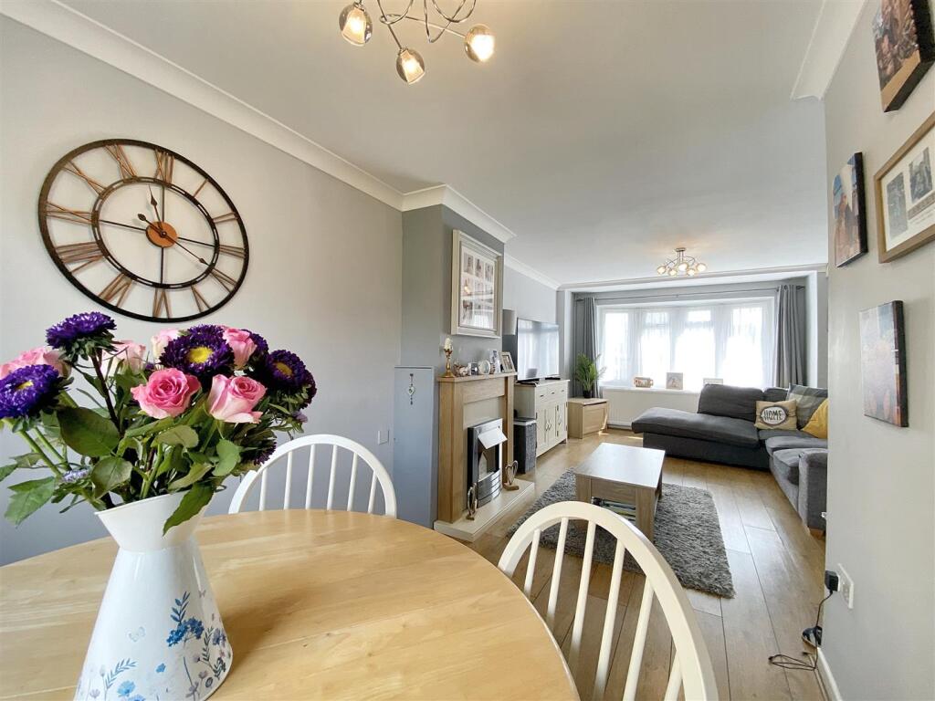 Hop Gardens Road, Sageston, Tenby photo 4