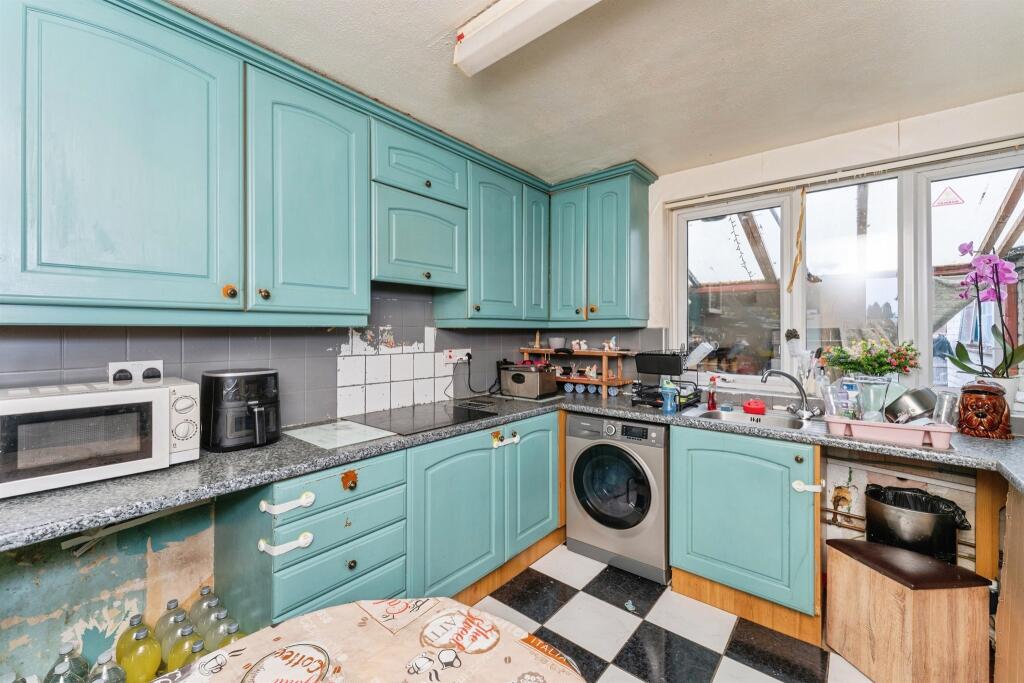 House in Llandudno, Caia Park - View 5