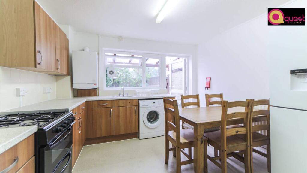 4 bedroom terraced house for rent