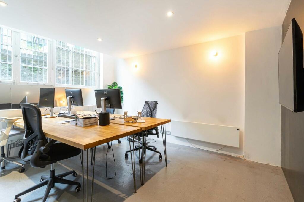 5-Durham-Yard-Unit-6-E2-Bethnal-Green-London-Fields-Office-Studio-To-Let-Internal5-Dominion.London.jpg