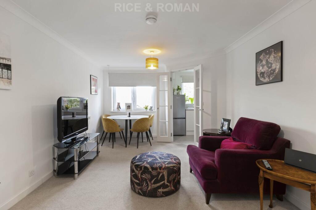 2-bed other on Gibson Court, Hinchley Wood, £289,950