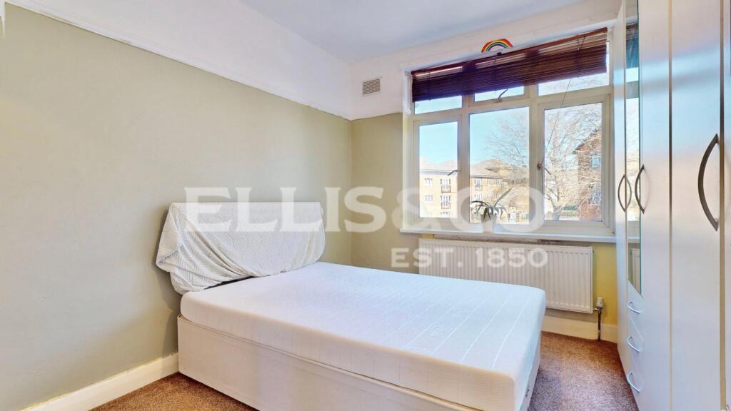 Apartment in London, Preston - View 2