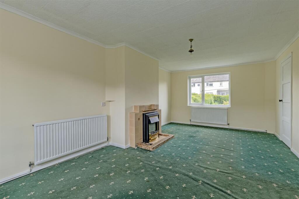 The Crescent, Bradwell, Hope Valley photo 4