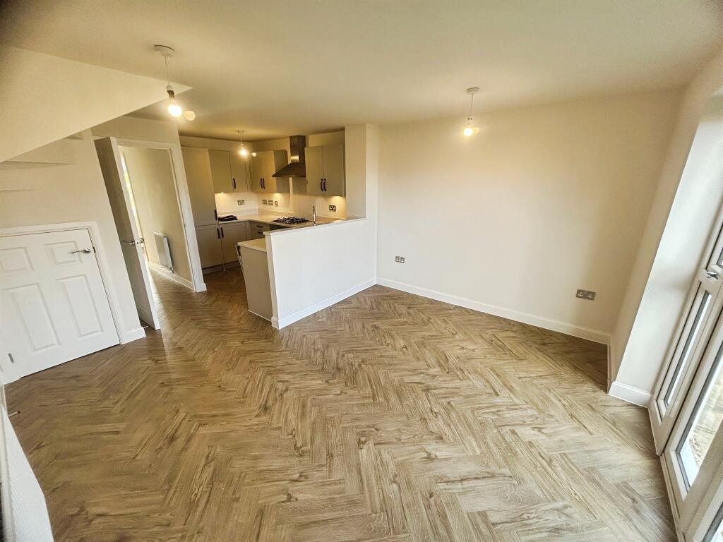 House in Mansfield, Warsop - View 4