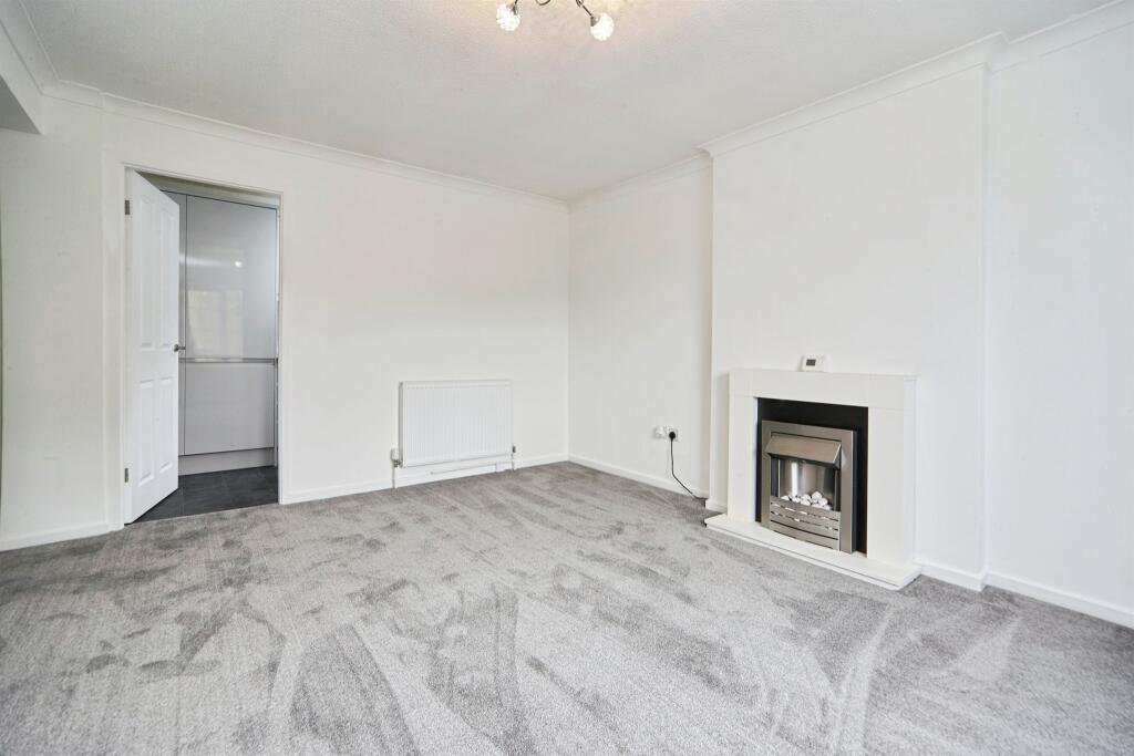 Apartment in Leeds, Upper Henshaw, Henshaw - More