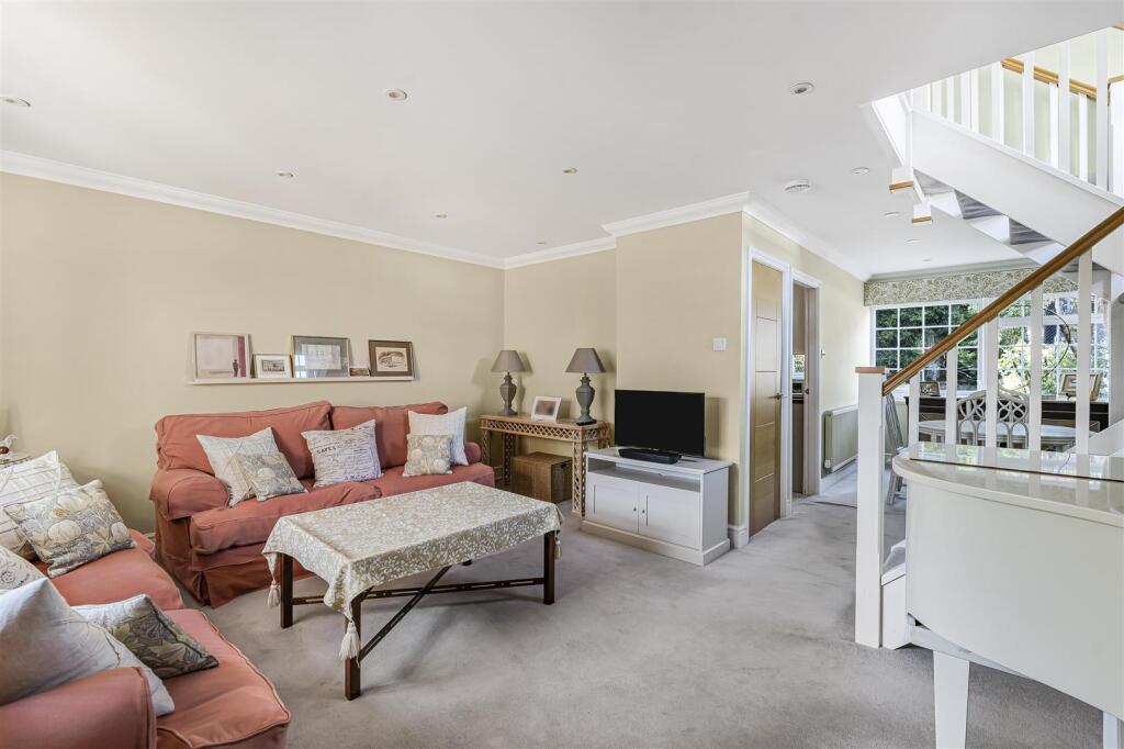 House in Maidenhead, Fishery - View 4