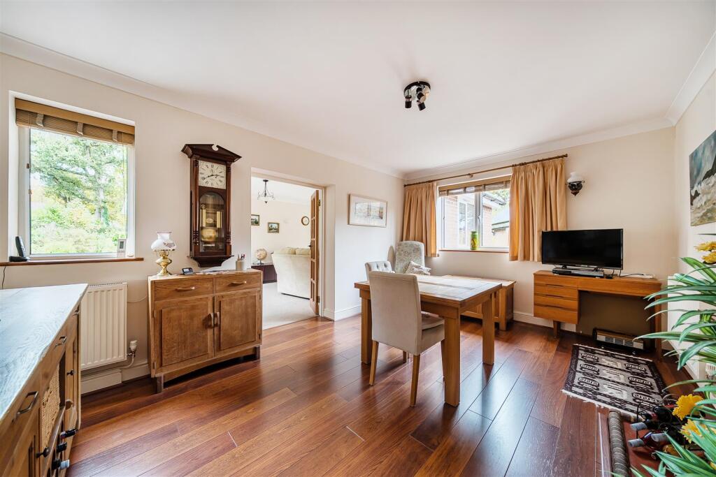 Frensham Road, Crowthorne, Berkshire, RG45 6QH - View 6