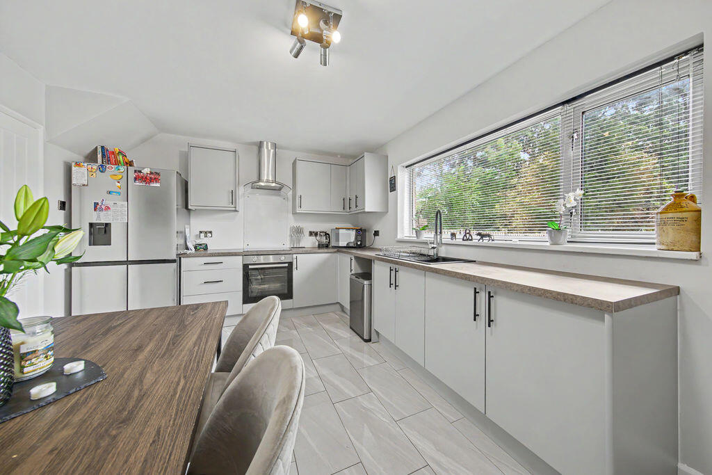 3-bed semi-detached on Wenlock Crescent, Loundsley Green, Chesterfield, £220,000