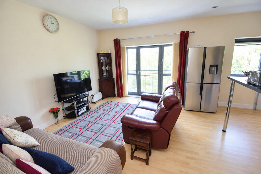 Apartment in Bradford, West Yorkshire - View 3
