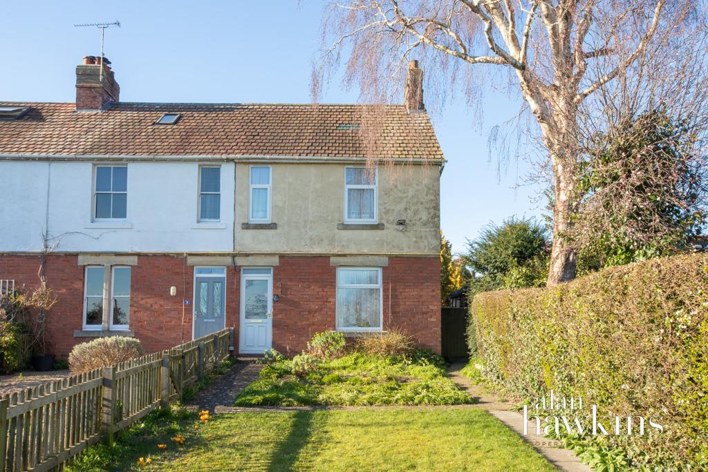 3-bed terraced on Beamans Lane, Royal Wootton Bassett SN4 7, £240,000