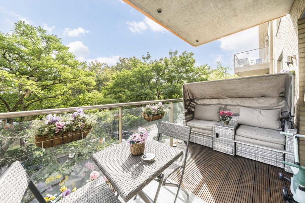 Apartment in London - View 3