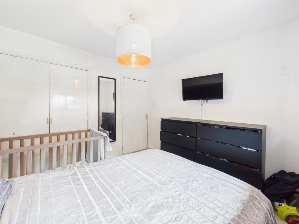 House in Motherwell, North Lanarkshire - View 6
