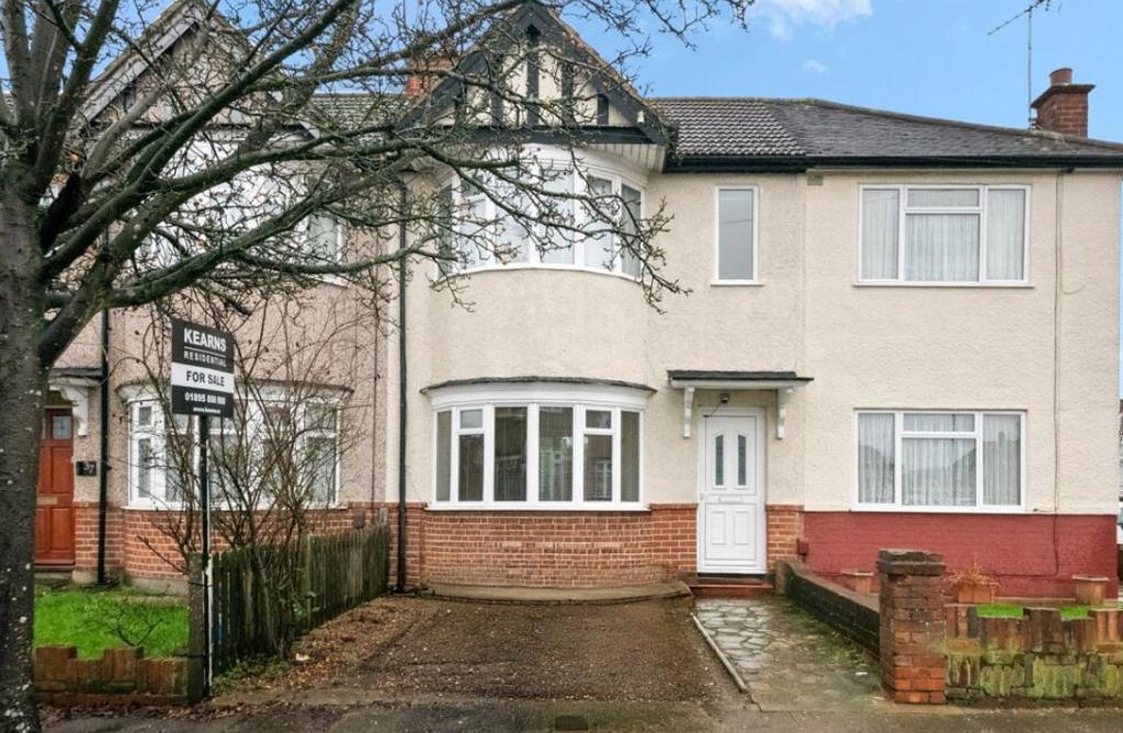 Main image of property: Hatherleigh Road, Ruislip, HA4 6AZ