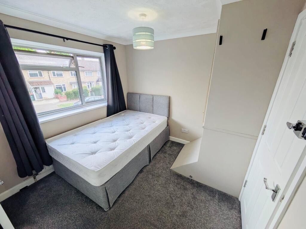 Main image of property: Gossops green