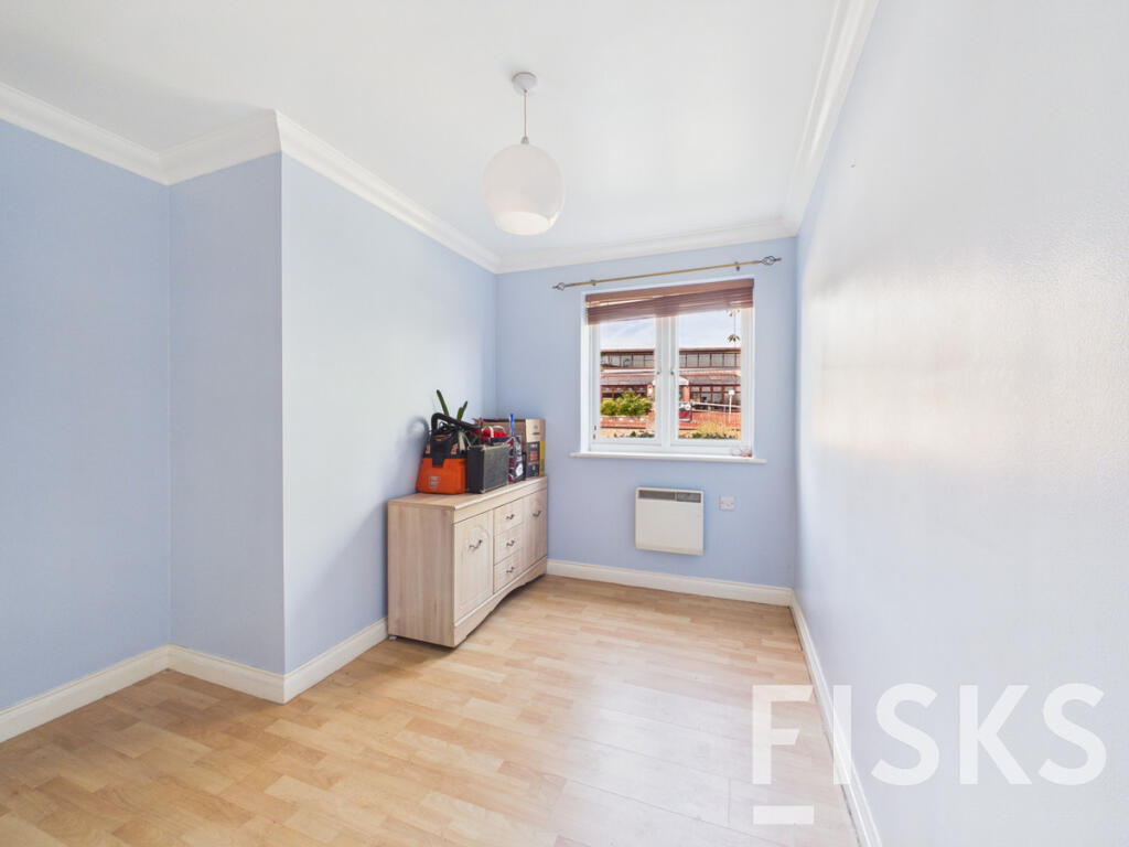 Apartment in Castle Point, Essex - View 5