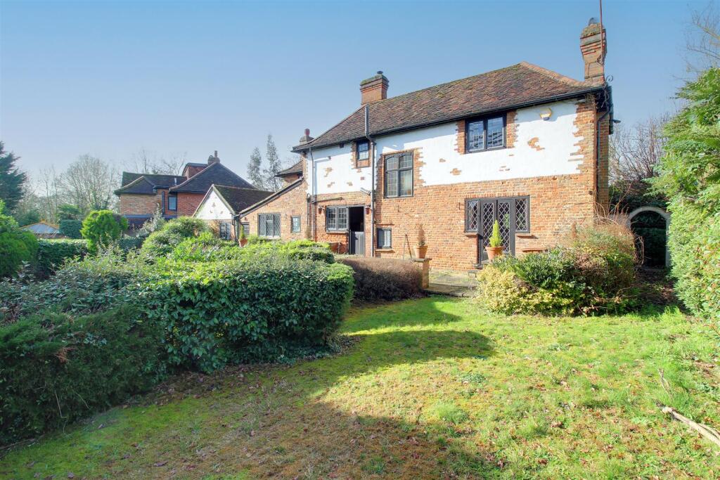 Additional image 27 of Great North Road, Brookmans Park,