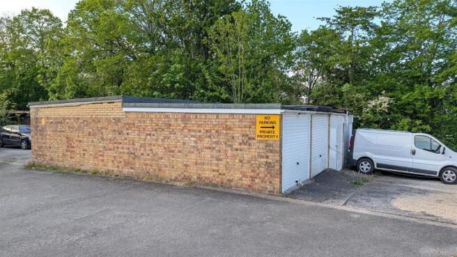 Garage 2.jpg