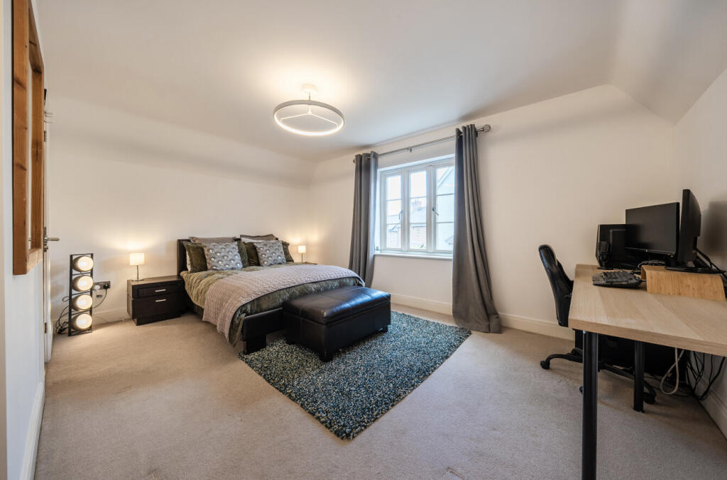 House in Winchester, Hill Houses, Cheriton - More