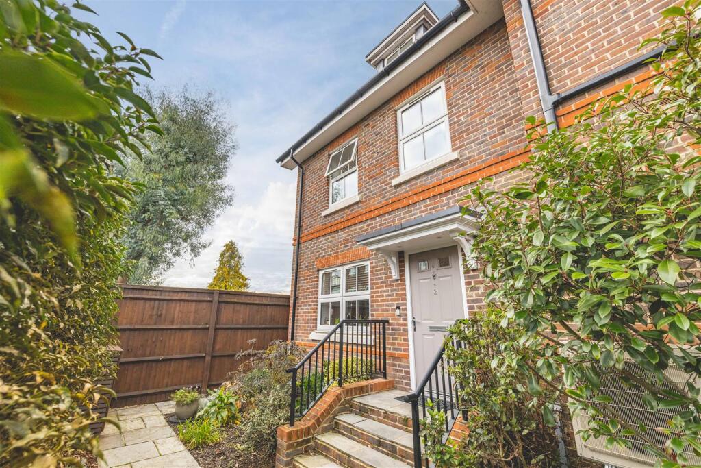 Main image of property: Cutlers Close, Maidenhead