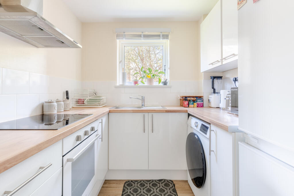House in Bradley Stoke - View 3