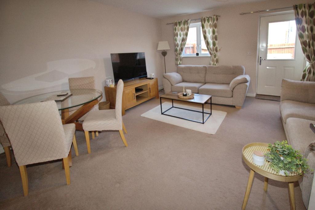 Princess Grove, Market Deeping photo 4