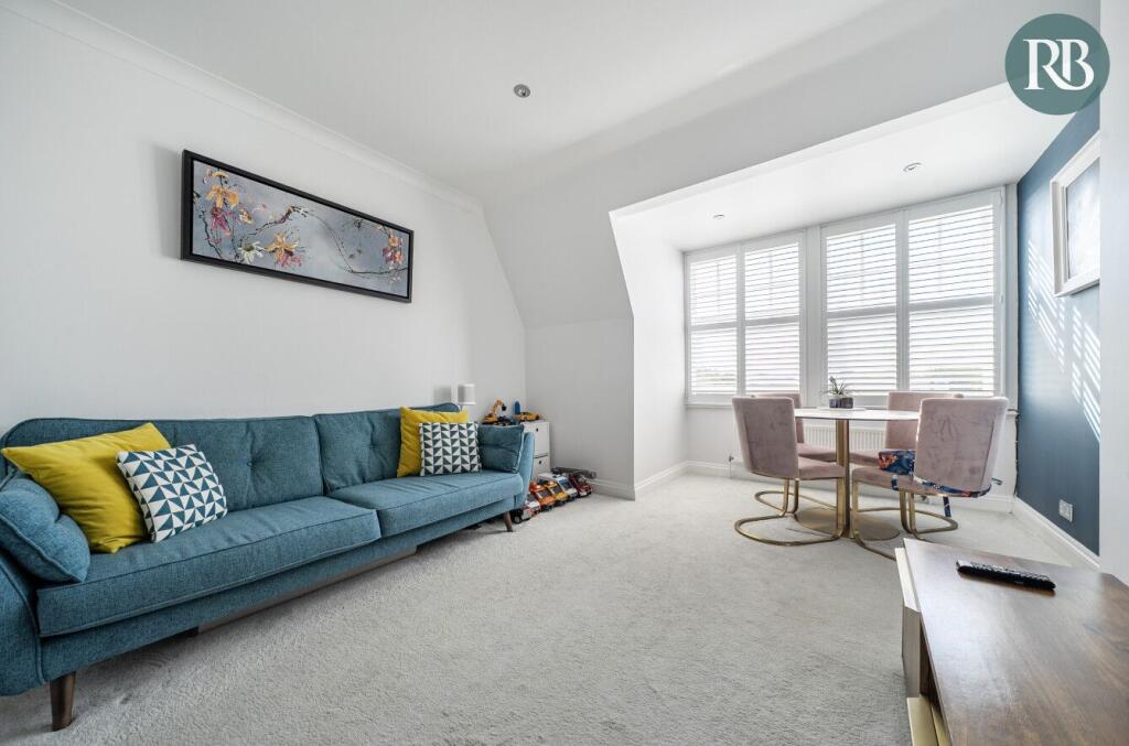 Apartment in Hove, Brunswick - View 3