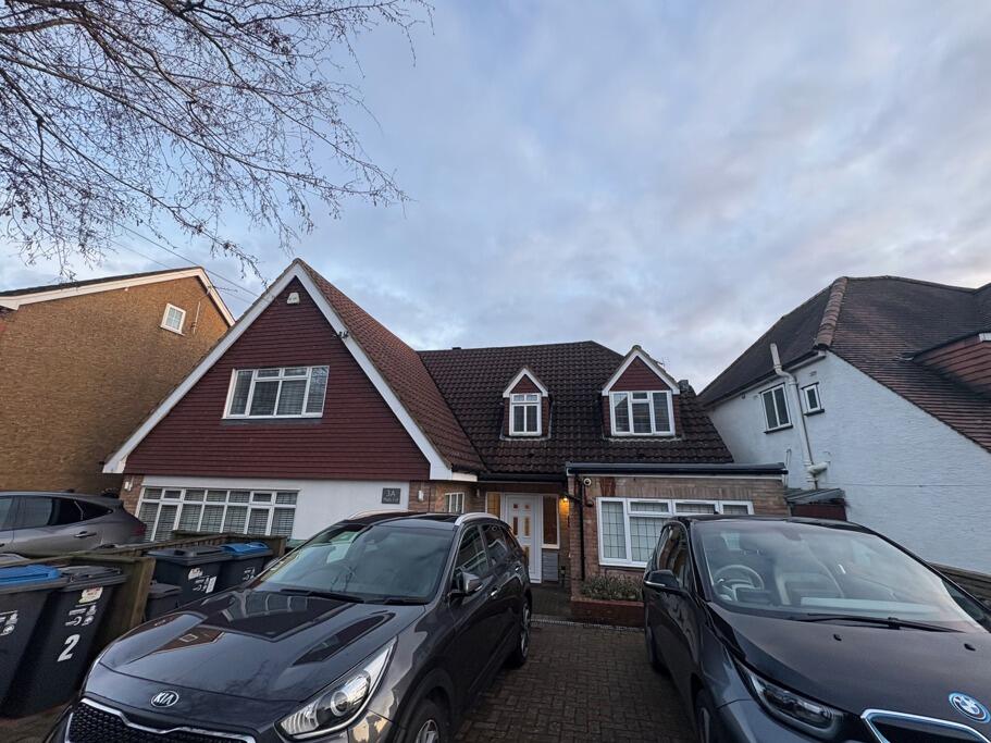 Main image of property: FLAT 4 3A WOODMANSTERNE ROAD COULSDON SURREY CR5 2DG