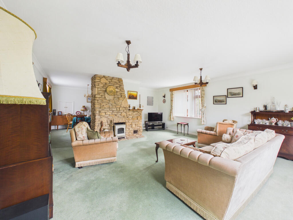 House in Slough - View 2