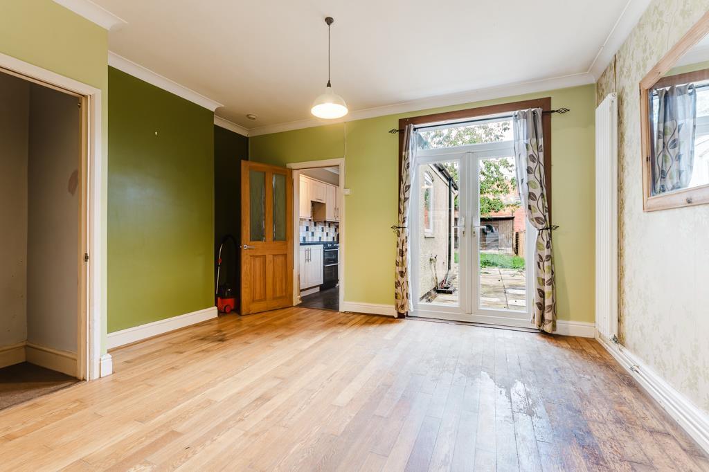 House in Kettering, Avondale - More