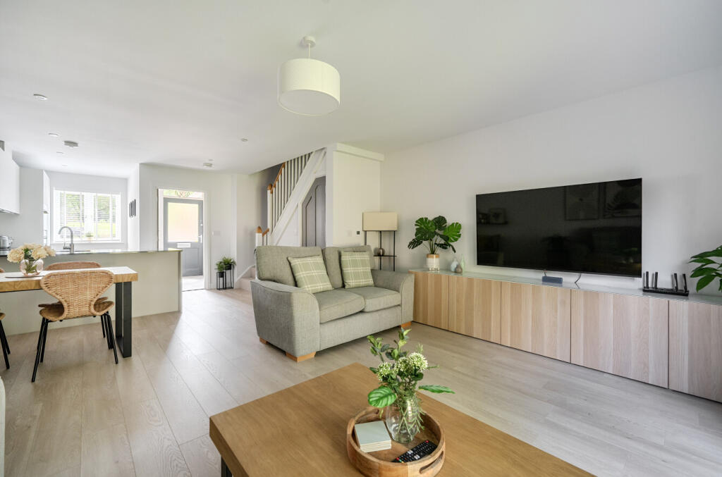 Main image of property: Monkbaron, Swindon, SN4