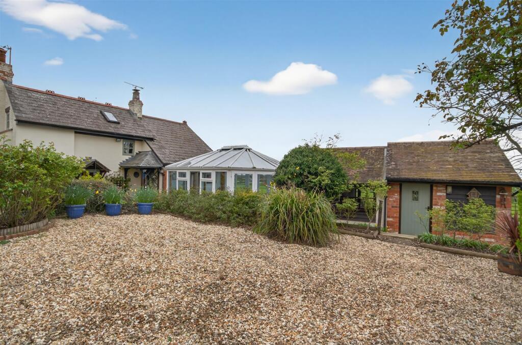 Main image of property: Bromsberrow