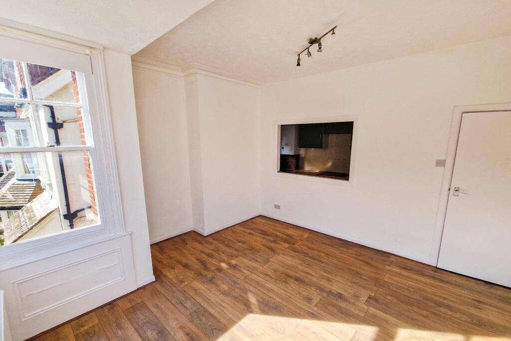 Apartment in Brighton - View 5