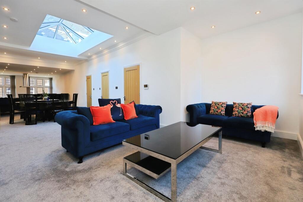 Apartment in Dudley, West Midlands - View 5