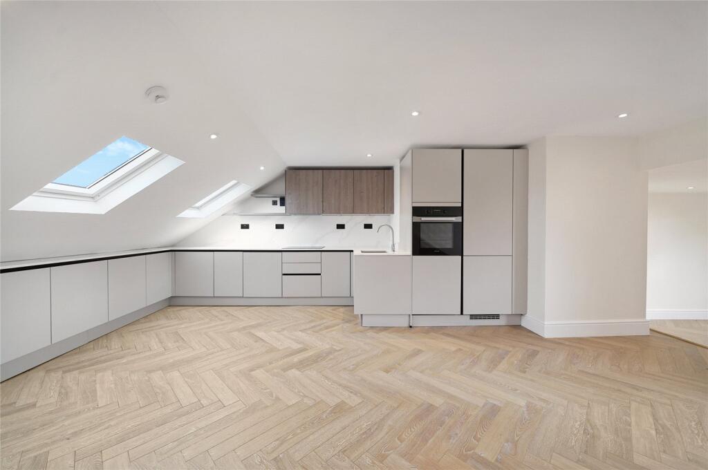 Apartment in London - View 2