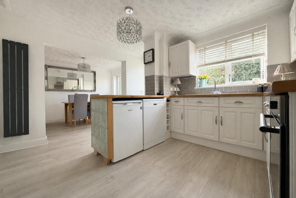 Mandarin Way, Whetstone, Leicester photo 3