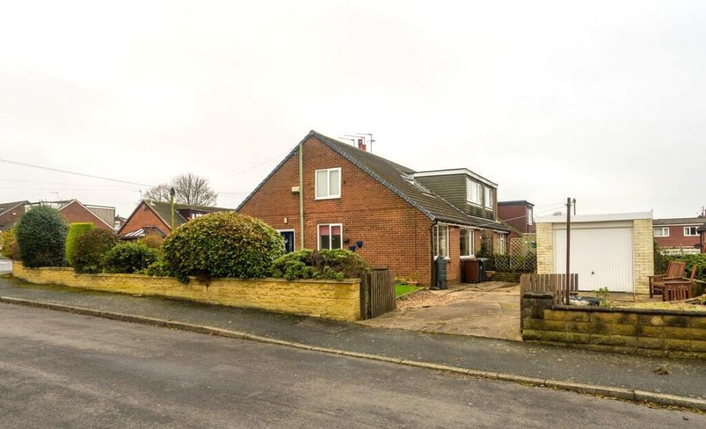 4-bed house on Kingsdale Gardens, Drighlington, £253,950