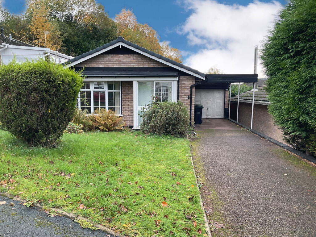 2-bed detached on Denton Road, Pedmore Hill, Stourbridge, DY9 8YE, £250,000