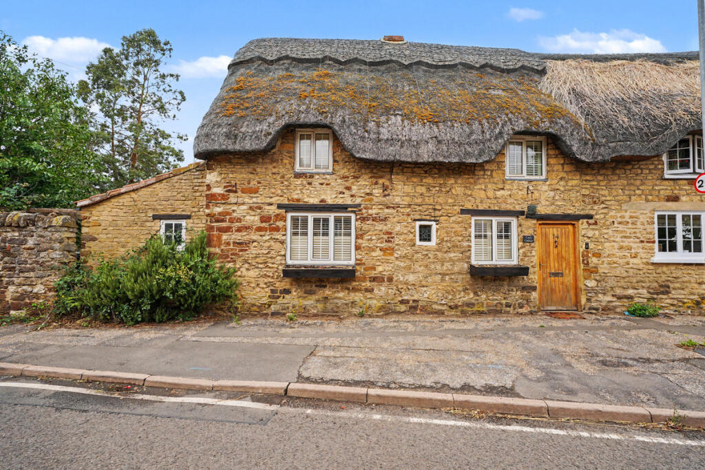 House in Upton, St Crispin's
