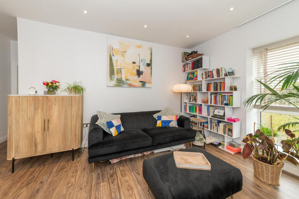 Main image of property: Rose Kiln Lane, Reading, RG2