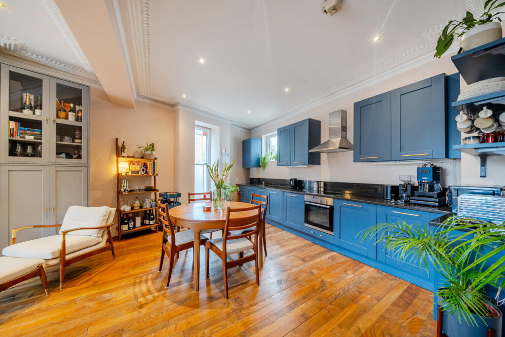 Apartment in London - View 2