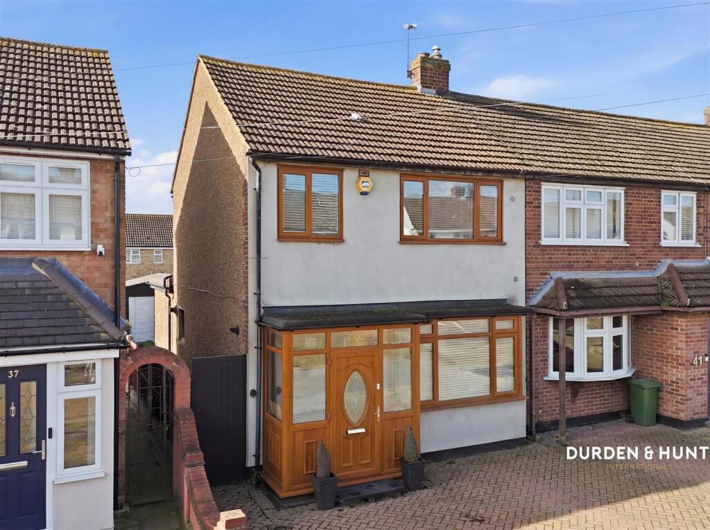 Main image of property: Newtons Close, Rainham, RM13