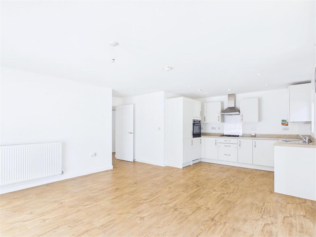 Flat 2, Cowleaze Path, Banwell - View 2