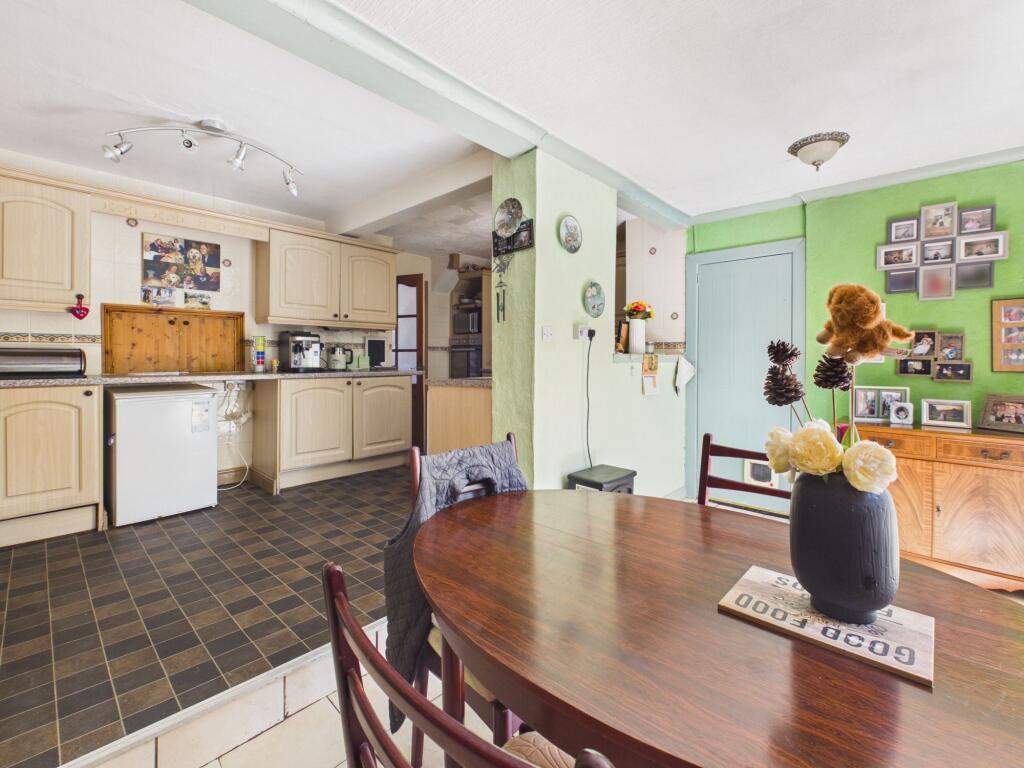 House in Towcester, West Northamptonshire - More