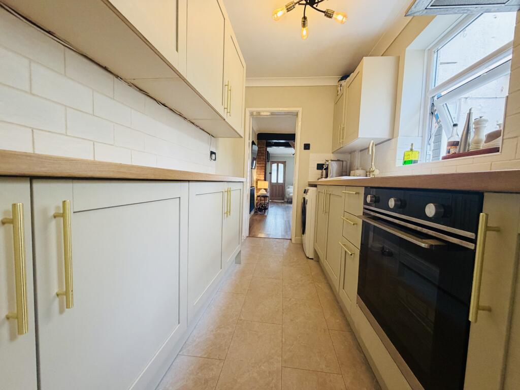 House in Southampton - More