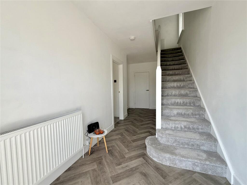 House in Southampton - More