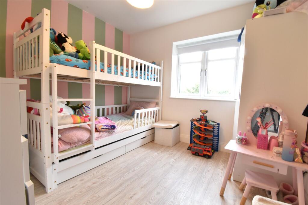 Apartment in Three Rivers, Abbots Langley - View 5