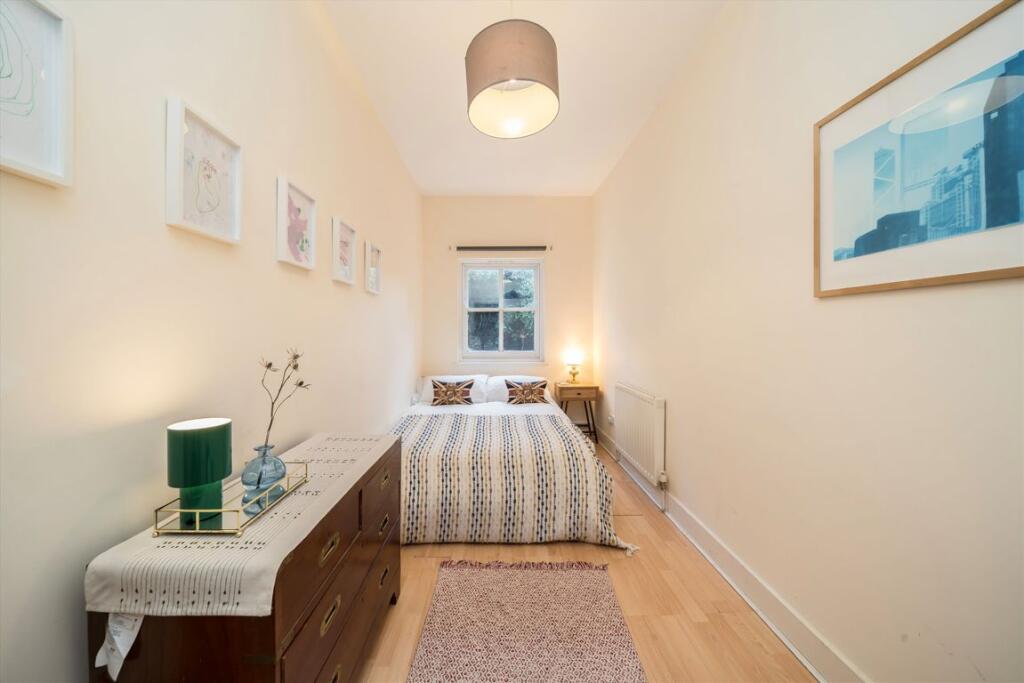 Apartment in London - More