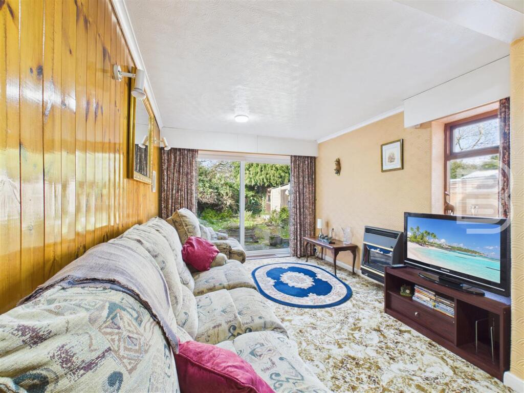 Plantagenet Drive, Rugby photo 3