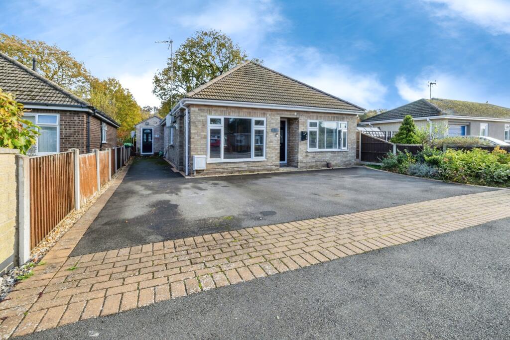 4-bed detached on 67, Gardenfield, £350,000