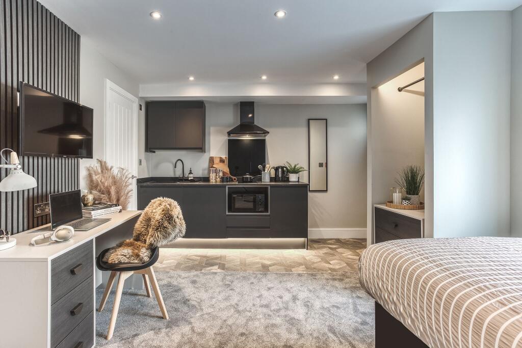 Main image of property: Room 1, Macklin Street